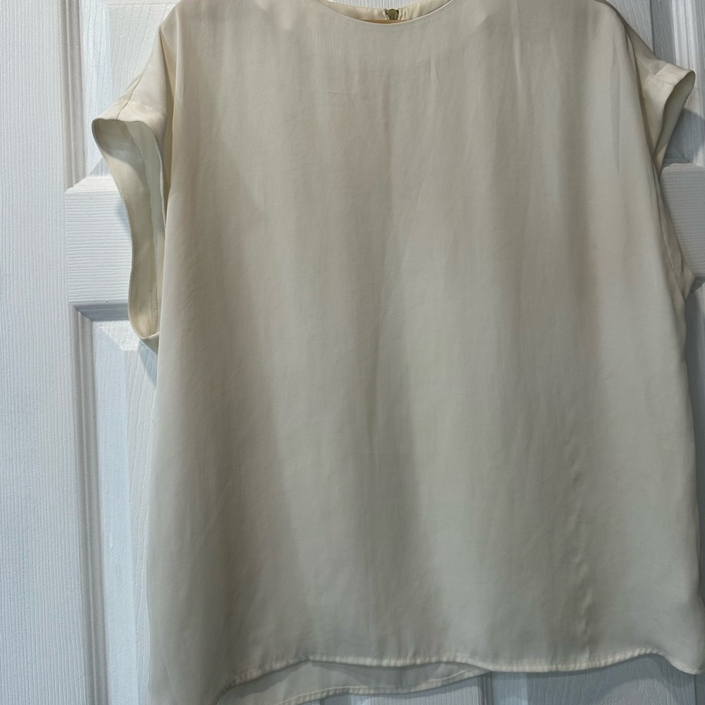 Express Cream Sleeveless Top - Picture 6 of 6